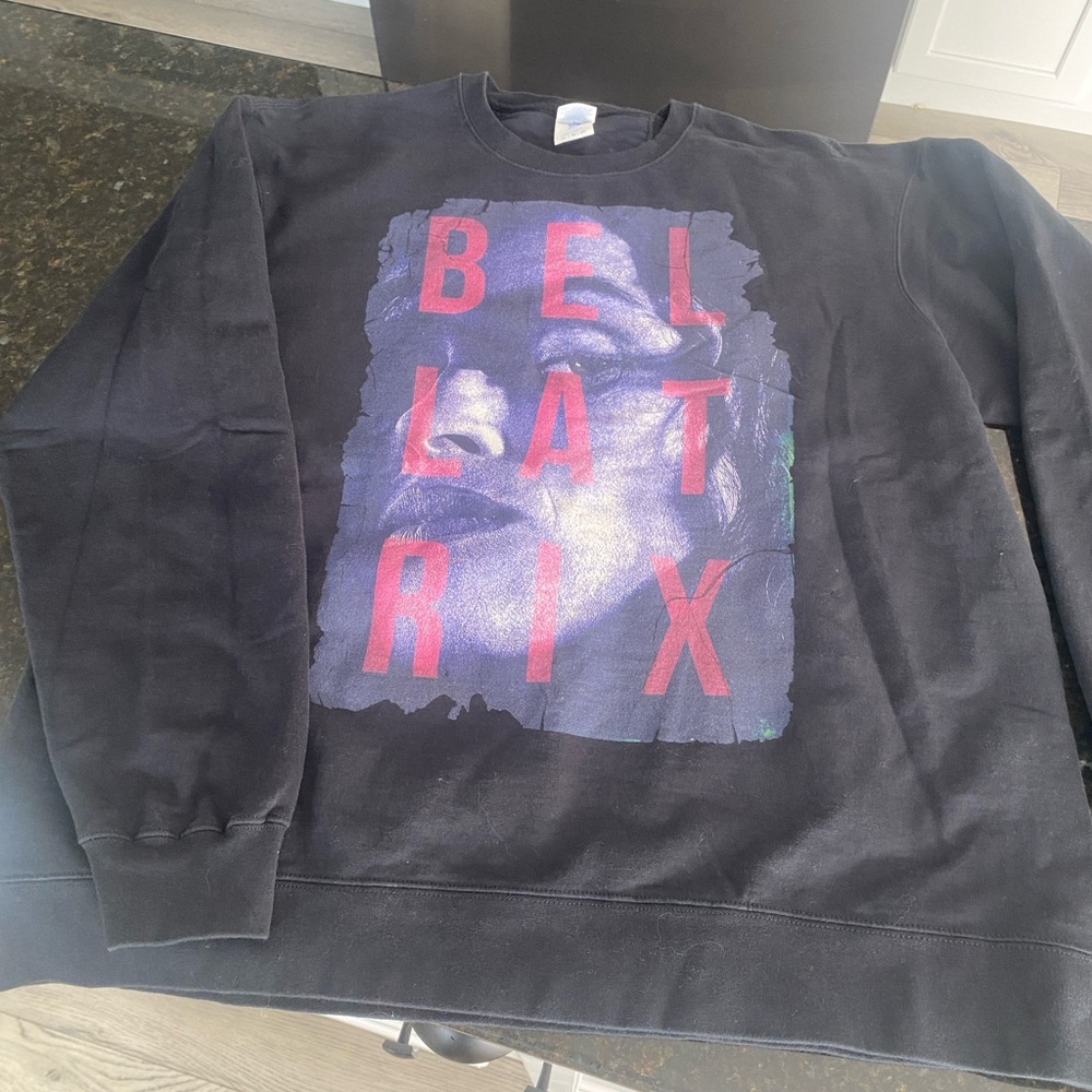 Black Crewneck Sweatshirt XL Harry Potter 
BELLATRIX